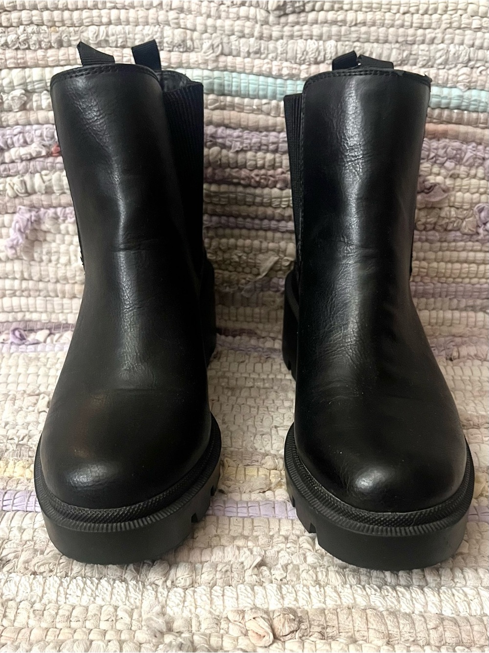 Chunky Chelsea Ankle Boots Women’s Size 8